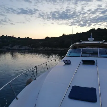 Båthotell Sea Star Halkidikiyachts *
